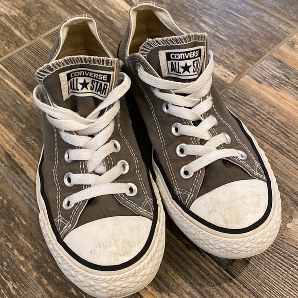 Converse All Star Sz 5.5 Low Top Chuck Taylors - Picture 2 of 8